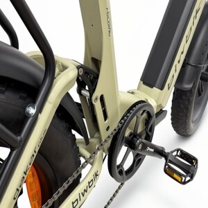 Bicicleta eléctric Biwbik Dakar plus vista cuadro y pedales