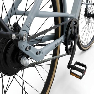 Bicicleta eléctrica kioto vista rueda trasera y pedales