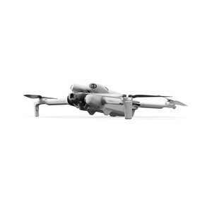 Dron DJI Mini 4 Pro en vuelo