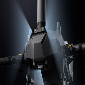 Vista robusta del cuerpo central y tren de aterrizaje del dron industrial DJI Agras T70P